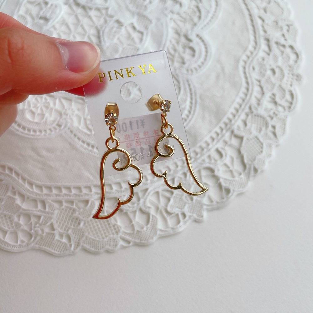 Wings earring - Picture 3 of 3
